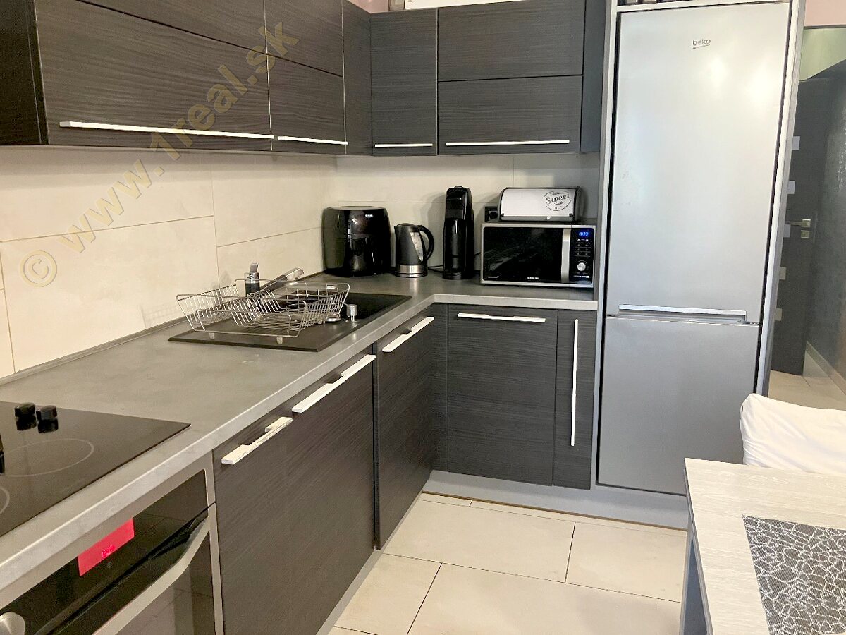 3-izbový byt, Banská Bystrica, Starohorská [703]