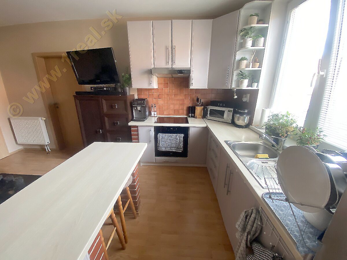 1-izbový byt, Banská Bystrica, Bakossova [709]