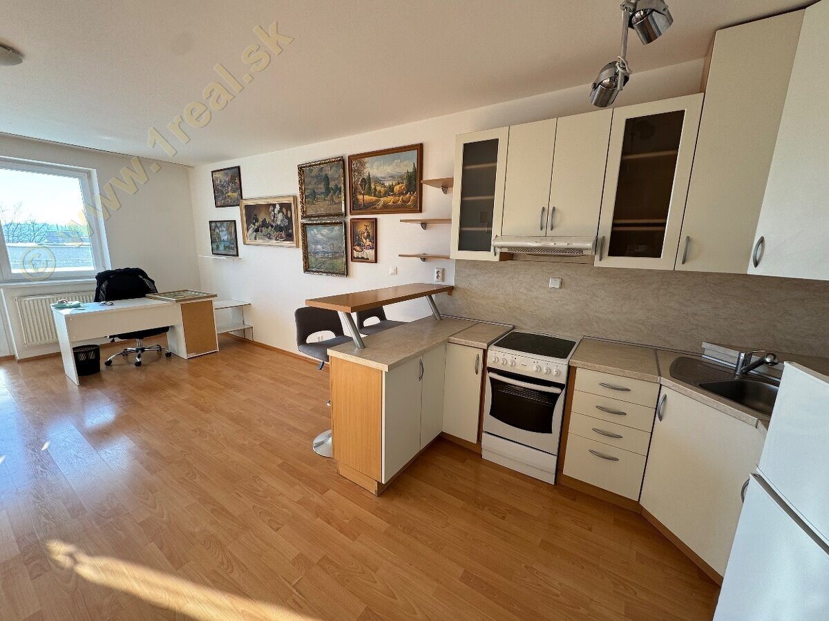 2-izbový byt, Banská Bystrica, Kyjevské nám. [732]