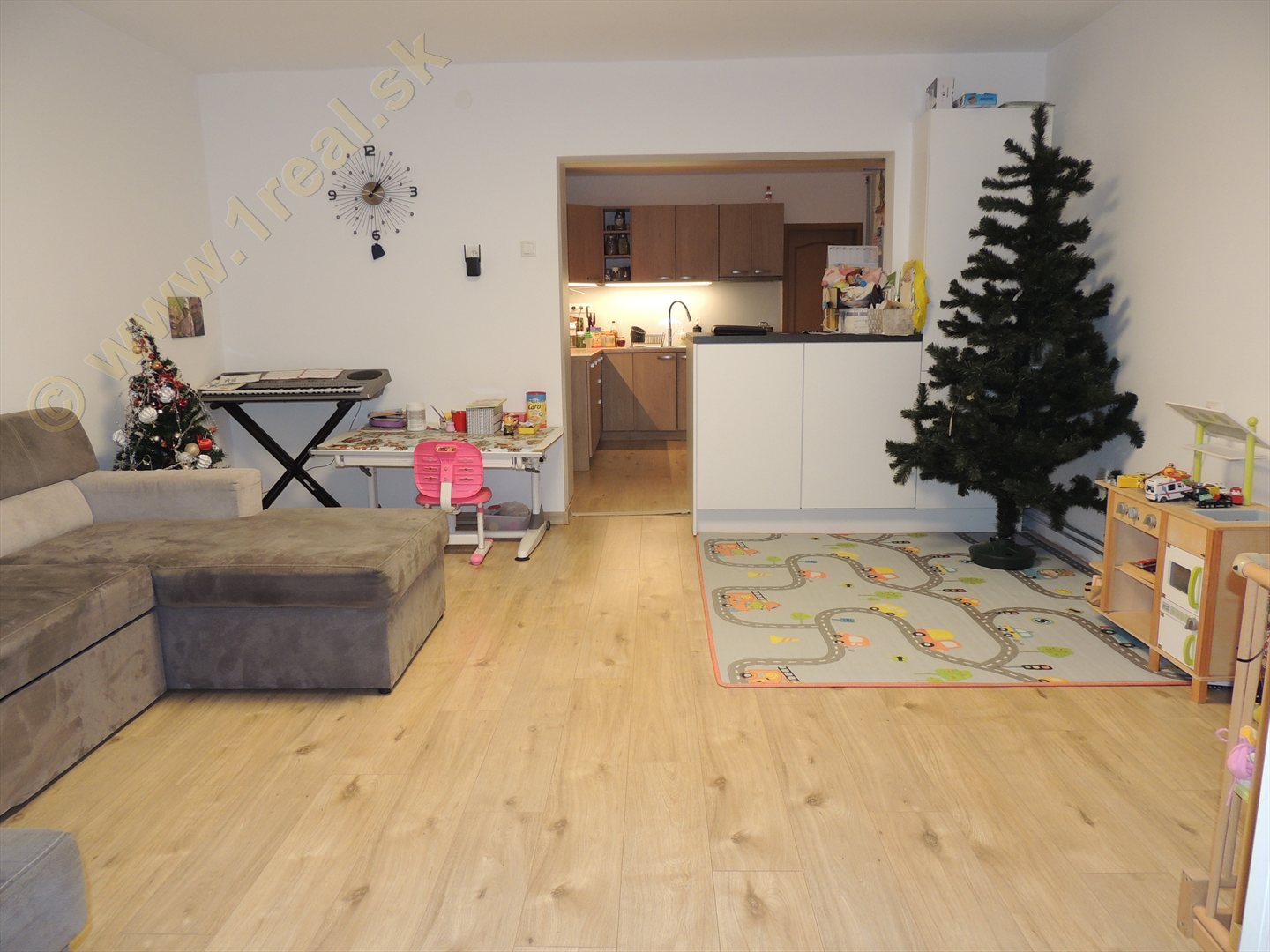 Rodinný dom, RD, Badín [734]