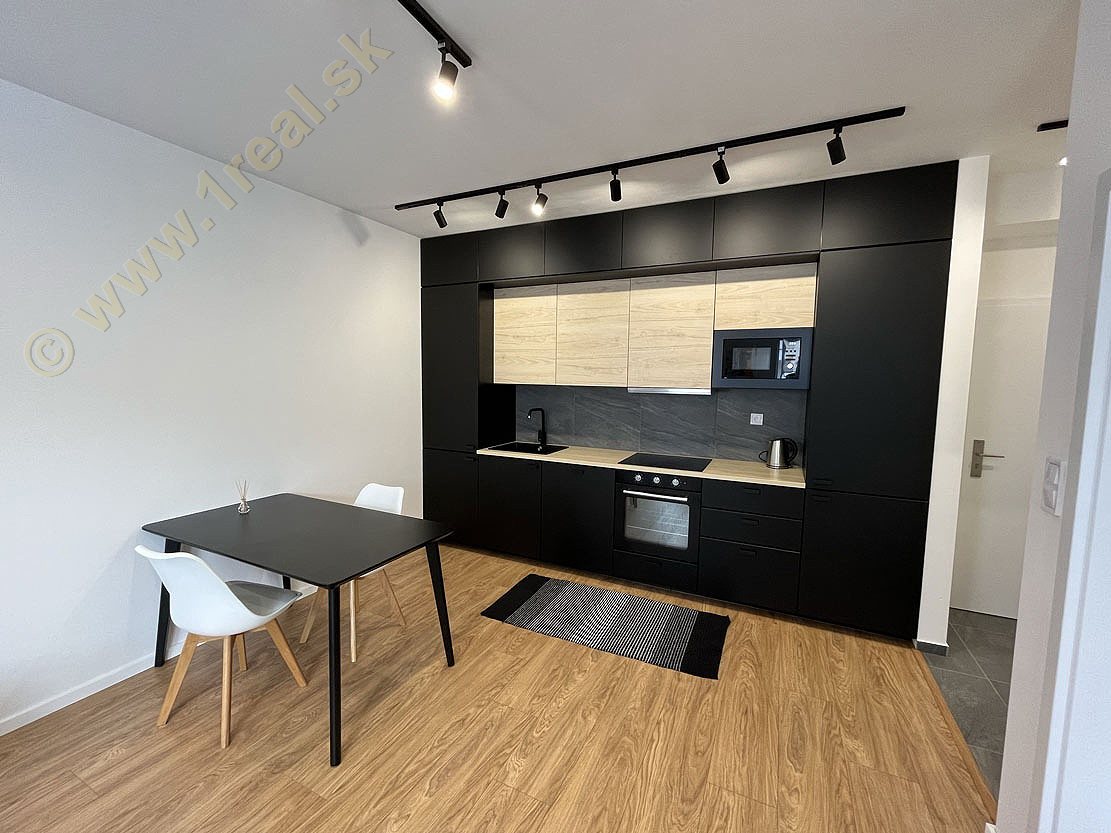 2-izbový byt, Banská Bystrica, Skuteckého [740]