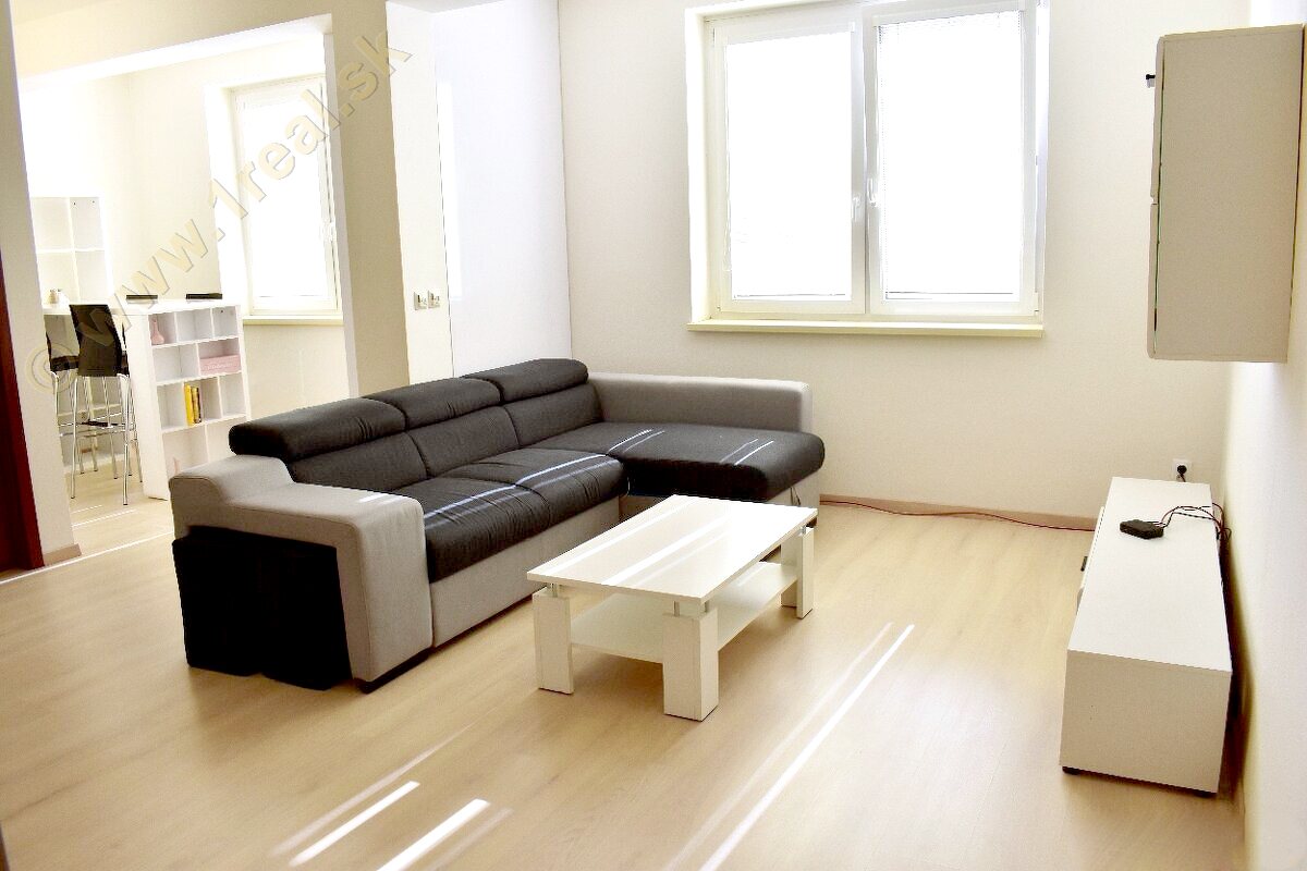 2-izbový byt, Banská Bystrica, Lazovná [743]