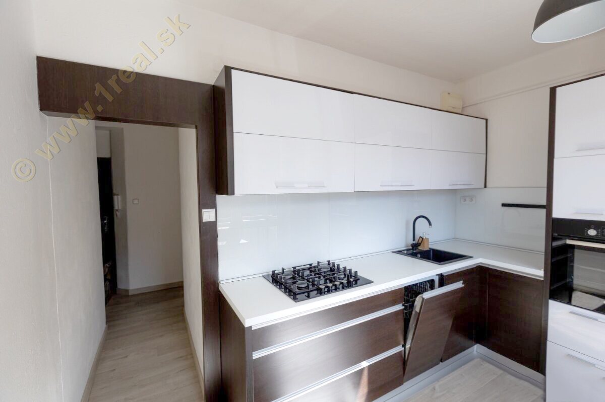 2-izbový byt, Banská Bystrica, Bellušova [744]