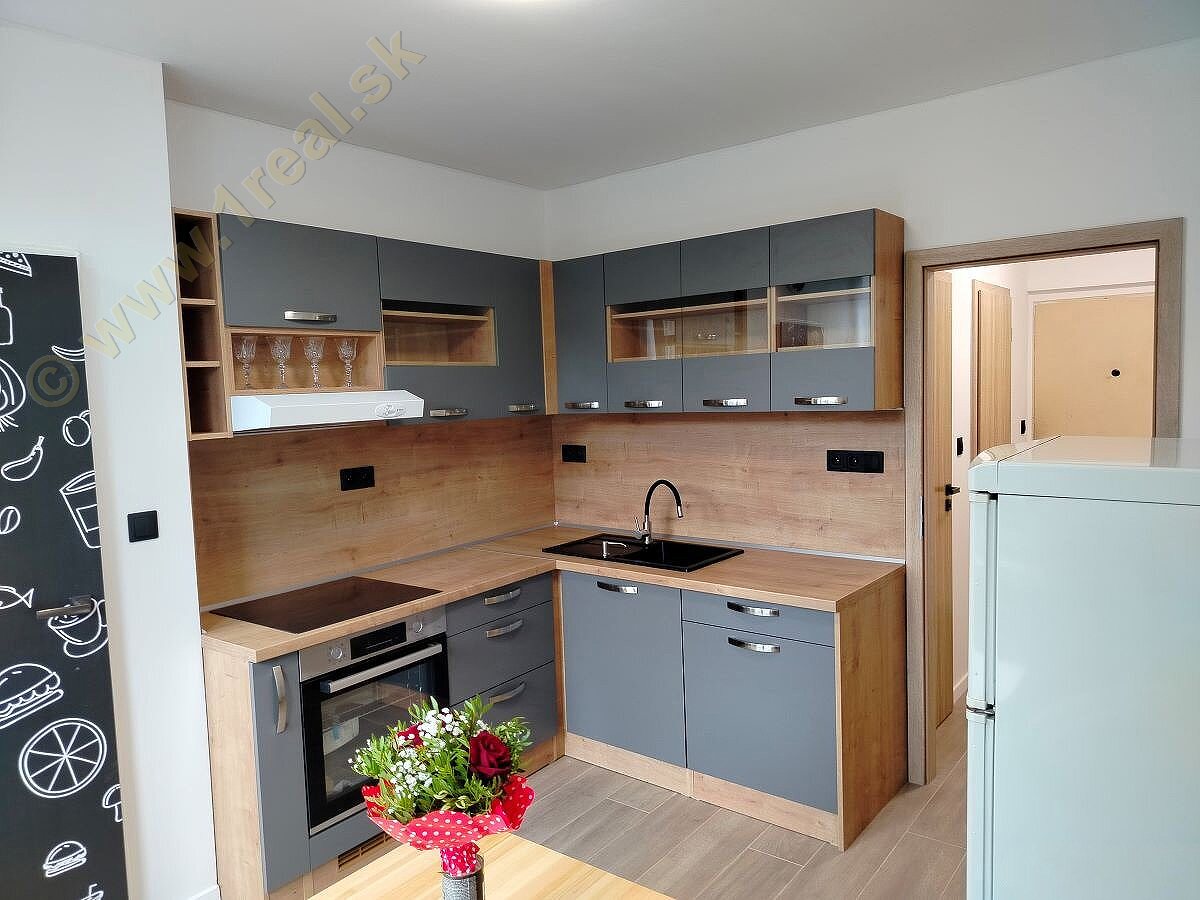 1-izbový byt, Banská Bystrica, Tr. SNP [758]