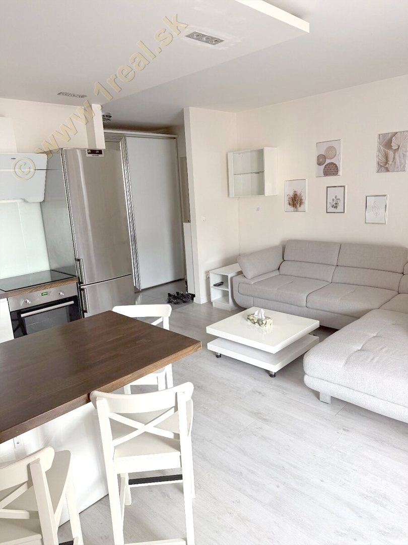 2-izbový byt, Banská Bystrica, Prenájom, Janka Kráľa [764]