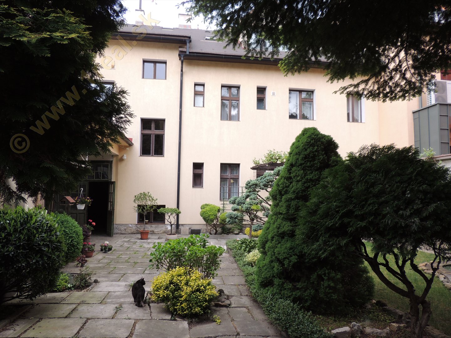 Rodinný dom, RD - Vila, Banská Bystrica, CENTRUM [780]