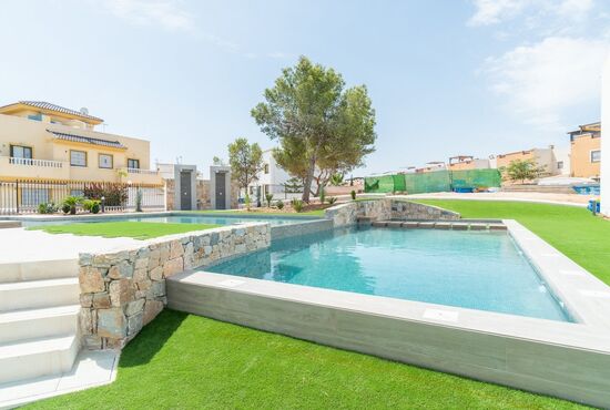 2-izb. Bungalov Na predaj, Alicante, Torrevieja, Španielsko [N5844]
