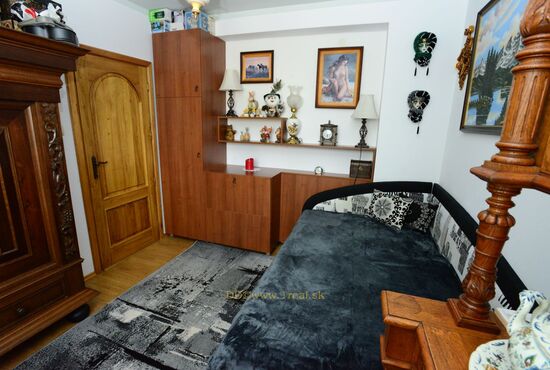 3-izbový byt, Banská Bystrica, Mateja Bela [523]