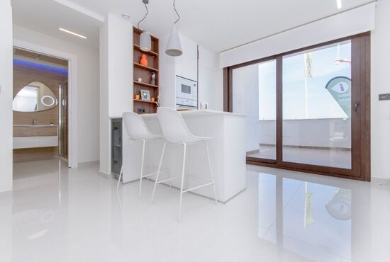 2-izb. Bungalov Na predaj, Alicante, Torrevieja, Španielsko [N6470]