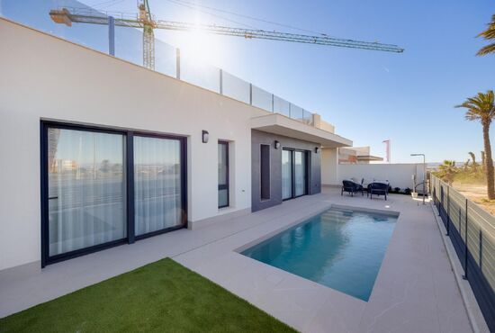 3-izb. Vila Na predaj, Alicante, Torrevieja, Španielsko [N8628]