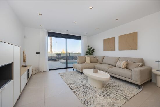3-izb. Vila Na predaj, Alicante, Torrevieja, Španielsko [N8628]