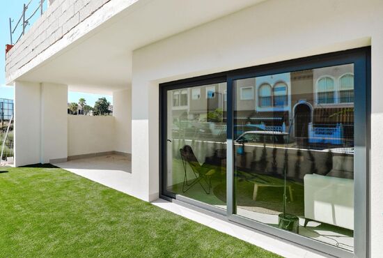 2-izb. Bungalov Na predaj, Alicante, Torrevieja, Španielsko [N6055]