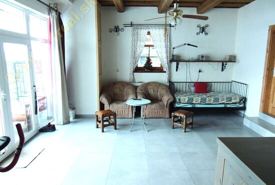 Rodinný dom, Nadštandard, RD, Moštenica [579]