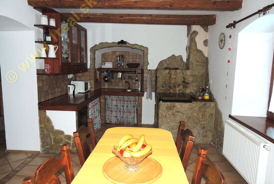 Rodinný dom, Nadštandard, RD, Moštenica [579]