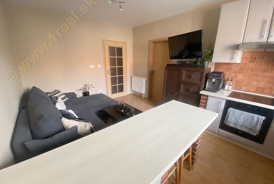 1-izbový byt, Banská Bystrica, Bakossova [709]