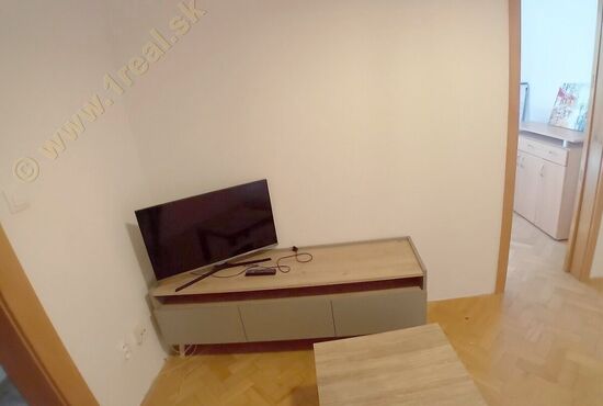 1-izbový byt, Banská Bystrica, Švermova [711]