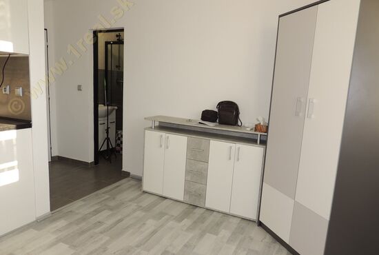 Garsónka, Banská Bystrica, Internátna [645]