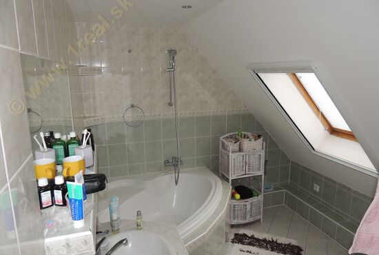 Rodinný dom, RD, Badín [734]