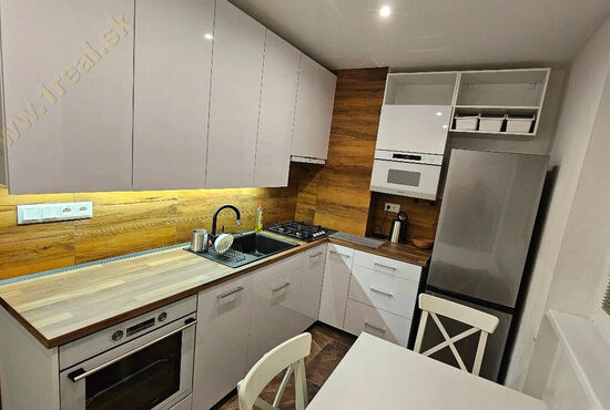 2-izbový byt, Banská Bystrica, Na Uhlisku [752]