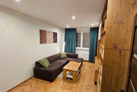 2-izbový byt, Banská Bystrica, Na Uhlisku [752]