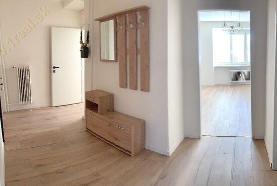 2-izbový byt, Banská Bystrica, Tr. SNP [757]