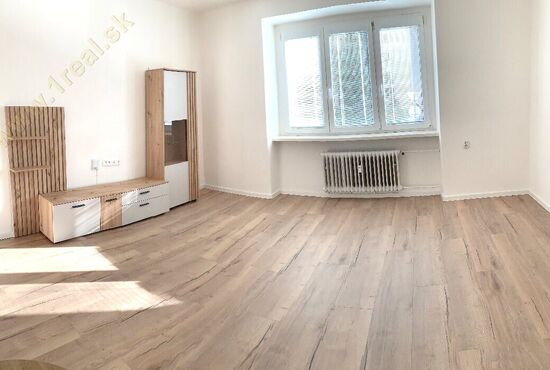 2-izbový byt, Banská Bystrica, Tr. SNP [757]