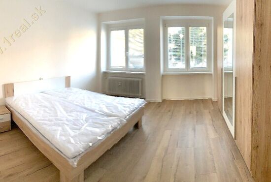 2-izbový byt, Banská Bystrica, Tr. SNP [757]