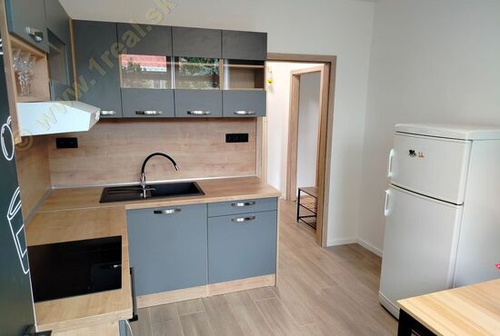 1-izbový byt, Banská Bystrica, Tr. SNP [758]