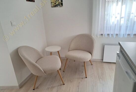 1-izbový byt, Banská Bystrica, Prenájom, Kapitulská [762]