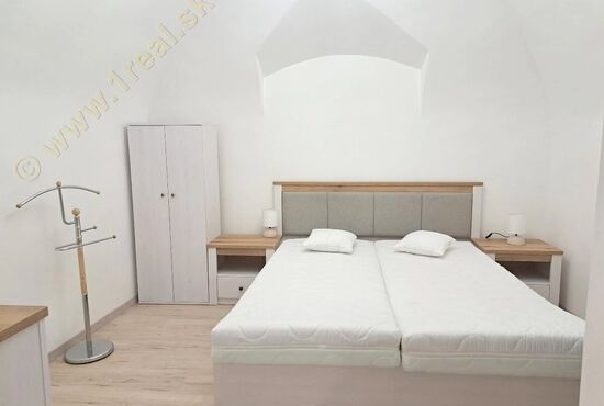 1-izbový byt, Banská Bystrica, Prenájom, Kapitulská [762]