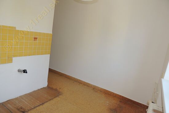 3-izbový byt, Banská Bystrica, 9. mája [781]