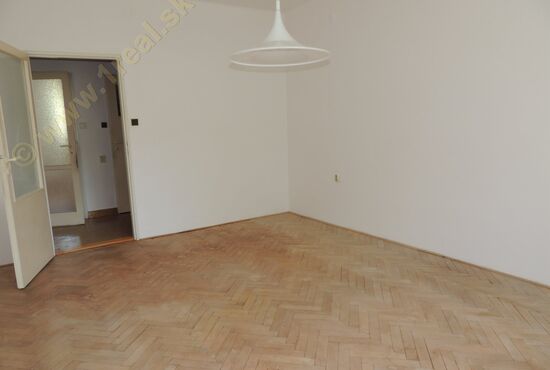 3-izbový byt, Banská Bystrica, 9. mája [781]