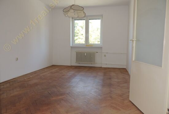 3-izbový byt, Banská Bystrica, 9. mája [781]