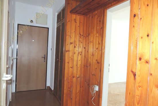 3-izbový byt, Banská Bystrica, 9. mája [781]