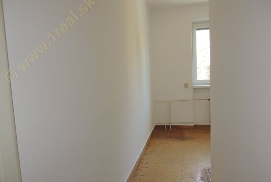 3-izbový byt, Banská Bystrica, 9. mája [781]