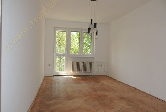 3-izbový byt, Banská Bystrica, 9. mája [781]