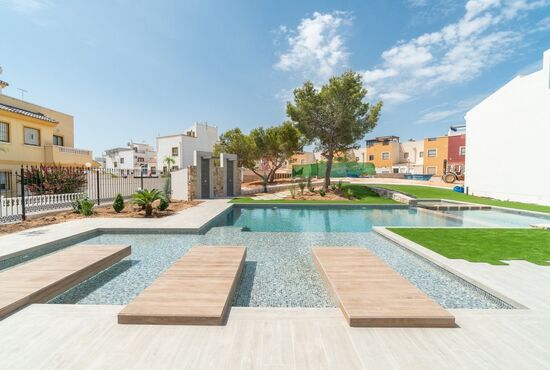 3-izb. Bungalov Na predaj, Alicante, Torrevieja, Španielsko [N6419]
